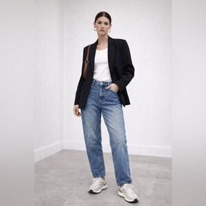 BERSHKA mom Classic High-Rise Straight Leg Jeans in Medium Blue